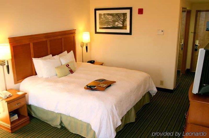 Hampton Inn Birmingham I-65/Lakeshore Drive Room photo